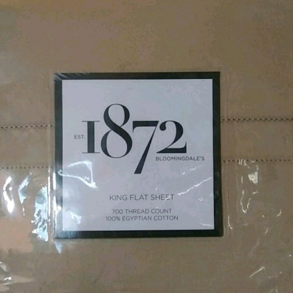 Bloomingdale's Bed Sheet